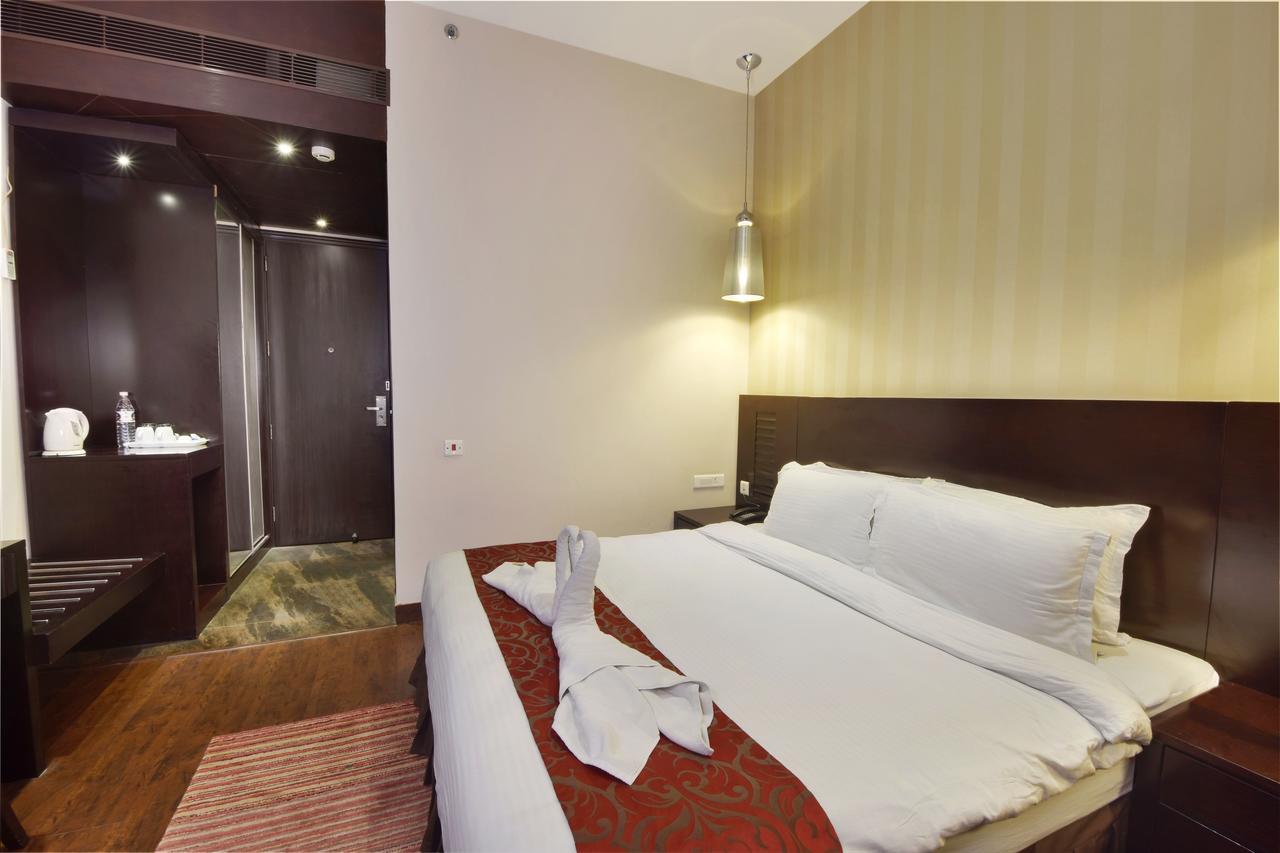 ניו דלהי Five Elements Hotels Delhi- North Avenue מראה חיצוני תמונה