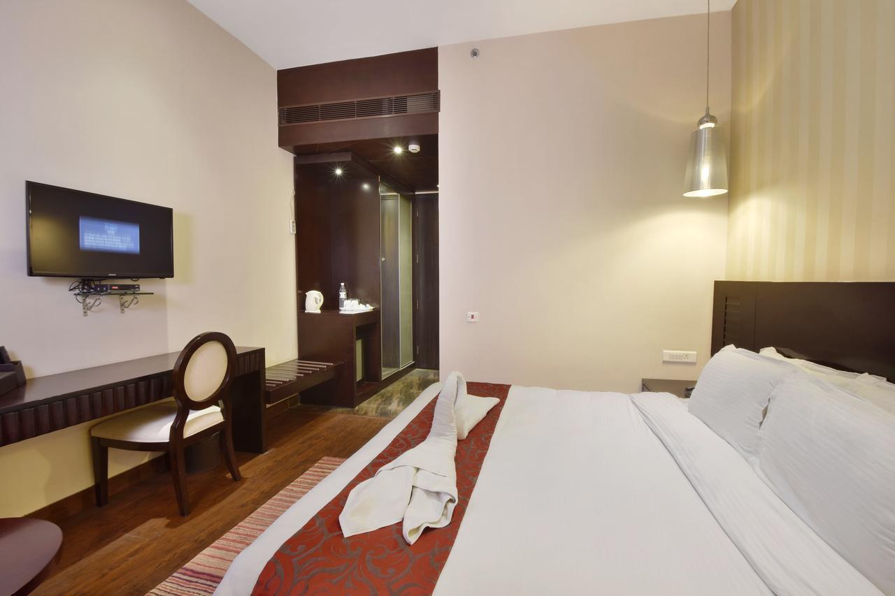 ניו דלהי Five Elements Hotels Delhi- North Avenue מראה חיצוני תמונה