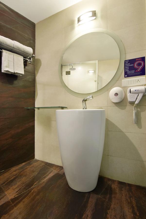 ניו דלהי Five Elements Hotels Delhi- North Avenue מראה חיצוני תמונה