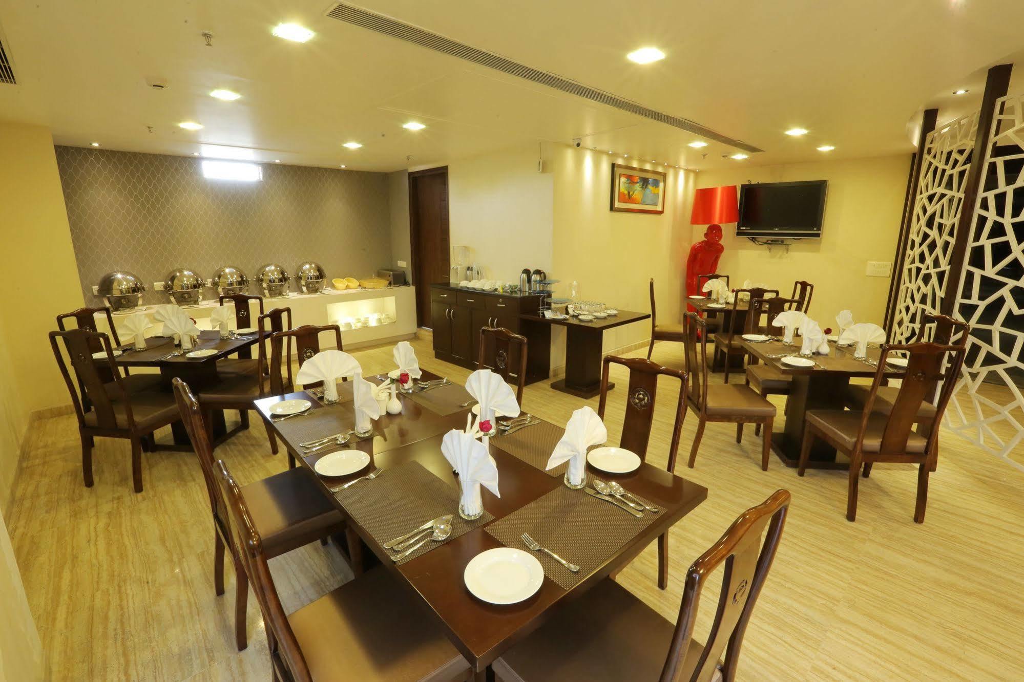 ניו דלהי Five Elements Hotels Delhi- North Avenue מראה חיצוני תמונה