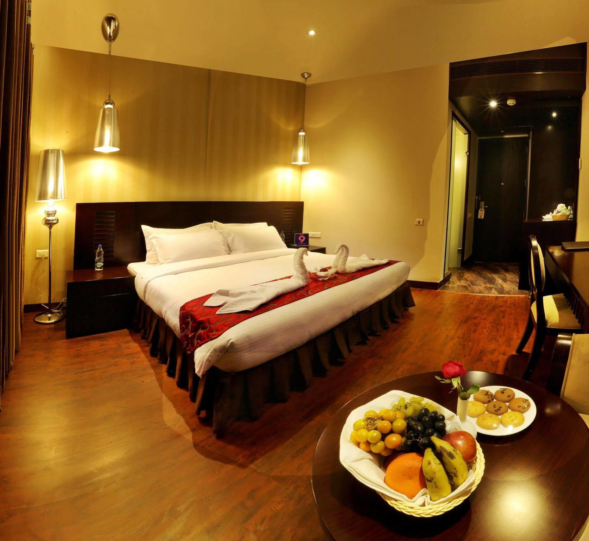 ניו דלהי Five Elements Hotels Delhi- North Avenue מראה חיצוני תמונה