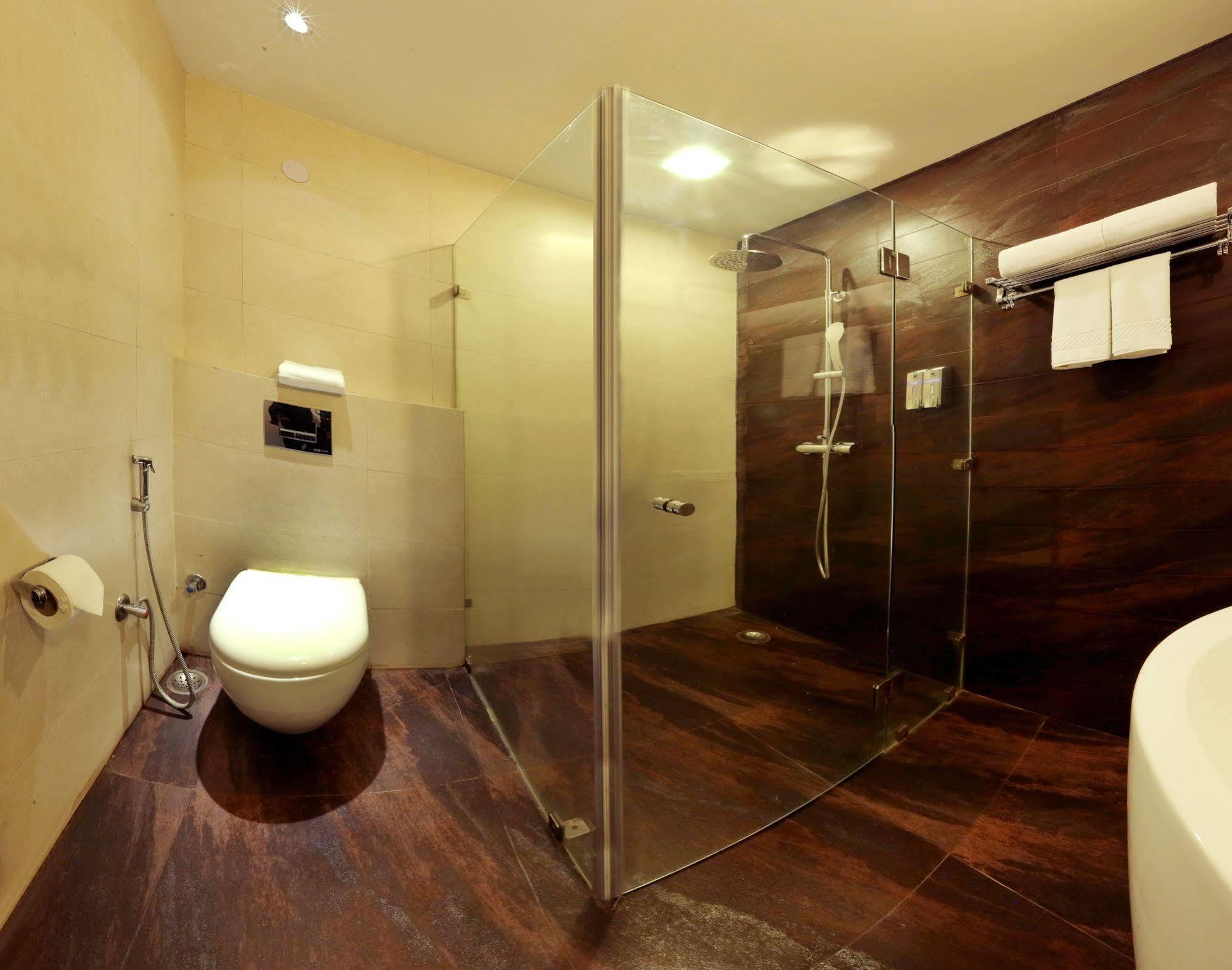 ניו דלהי Five Elements Hotels Delhi- North Avenue מראה חיצוני תמונה