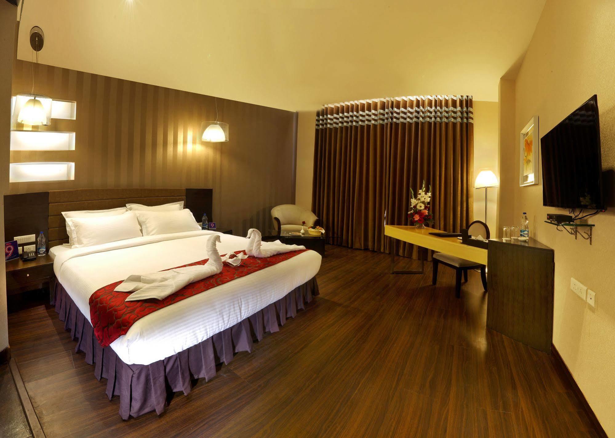 ניו דלהי Five Elements Hotels Delhi- North Avenue מראה חיצוני תמונה