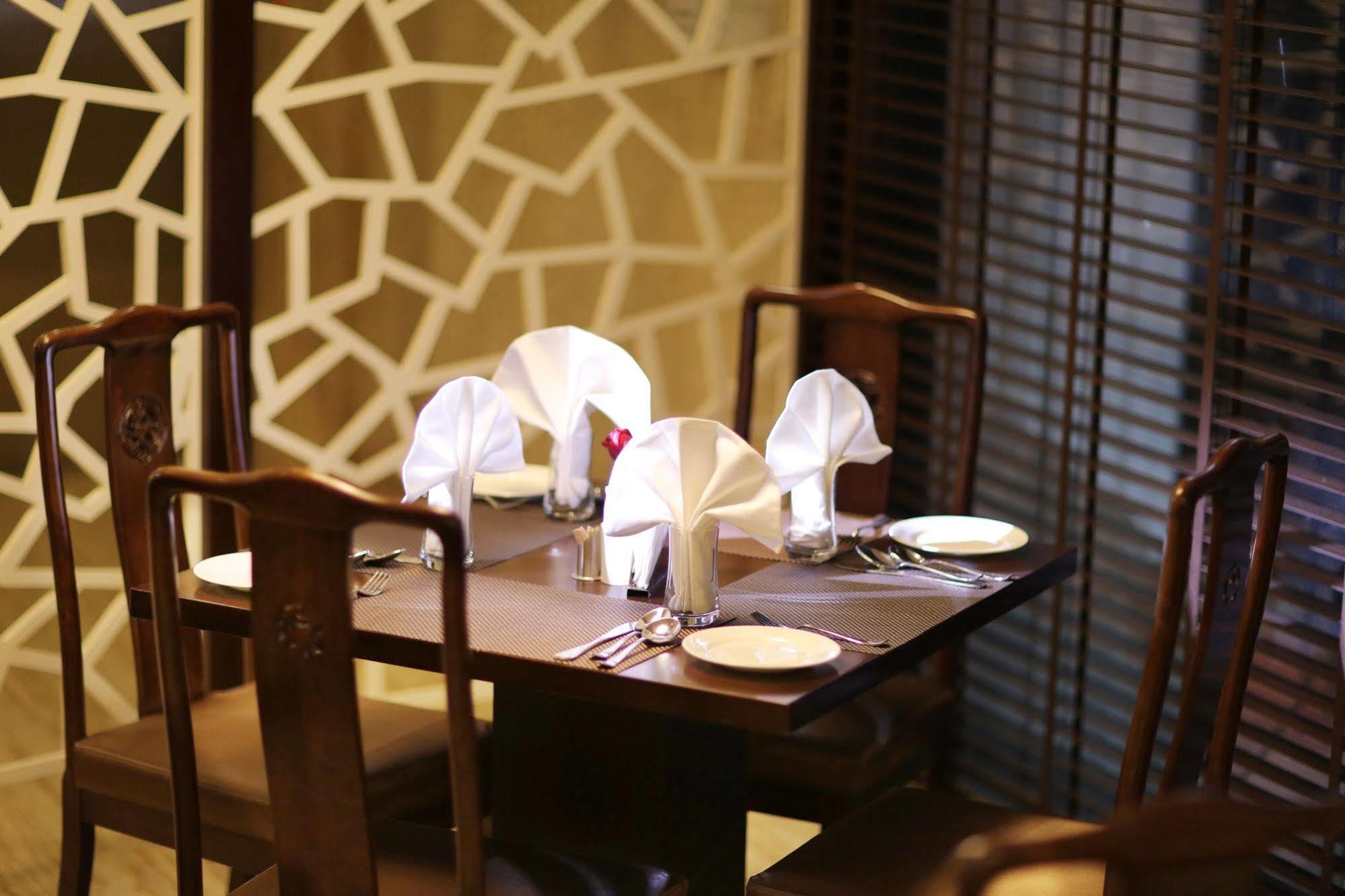 ניו דלהי Five Elements Hotels Delhi- North Avenue מראה חיצוני תמונה